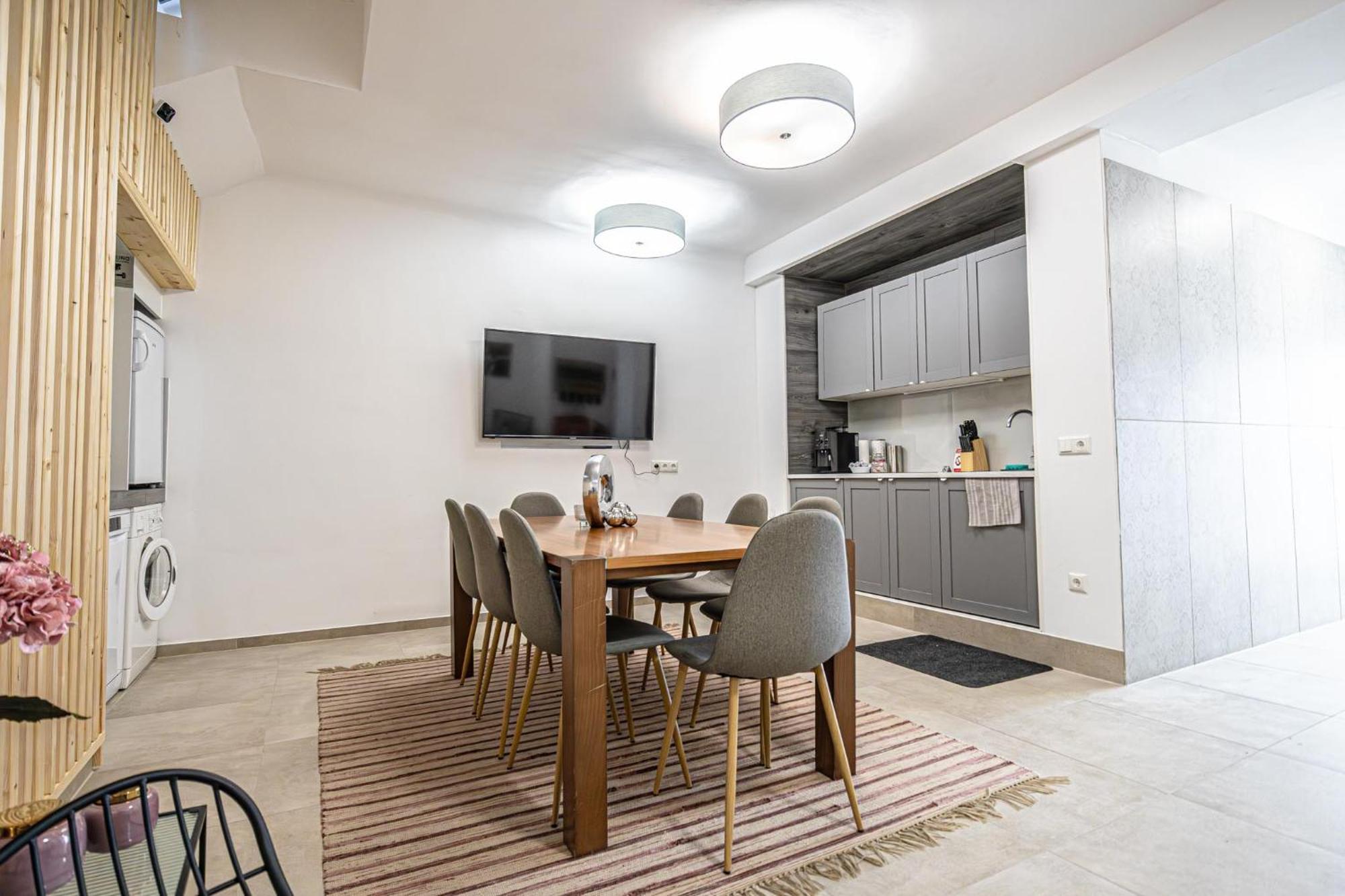 Apartment Bahnhof Deluxe - Near Danube River