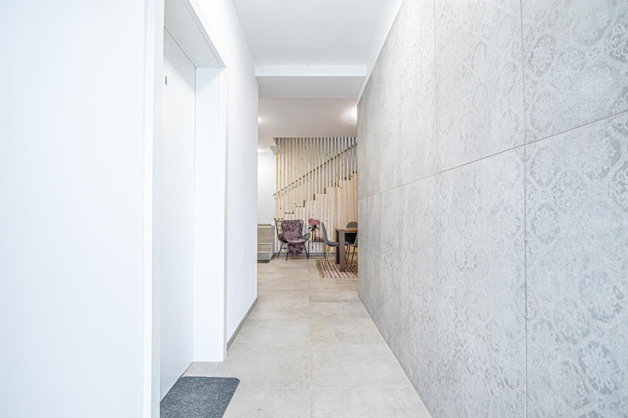 Apartment Bahnhof Deluxe - Near Danube River *