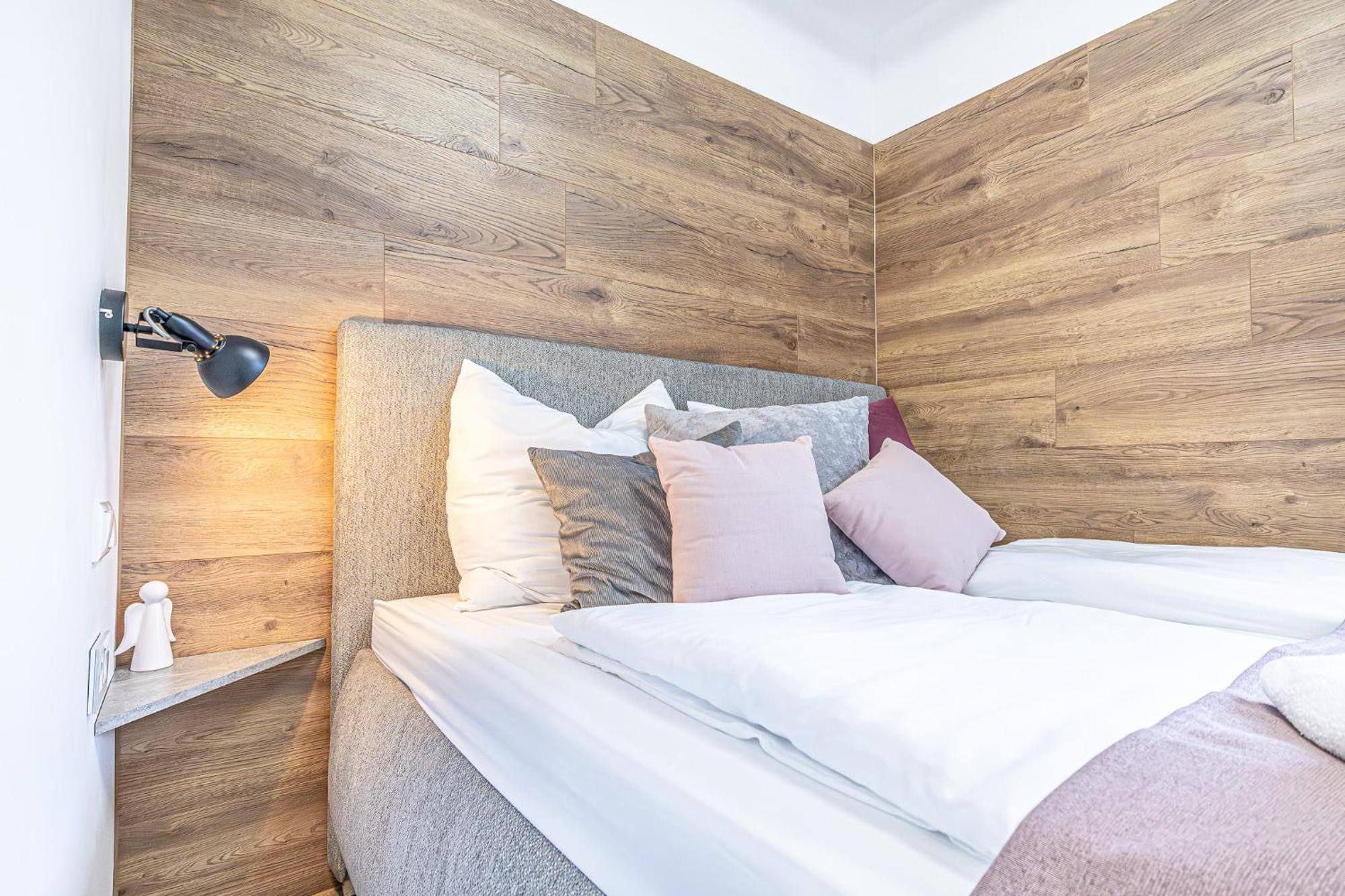 Apartment Bahnhof Deluxe - Near Danube River