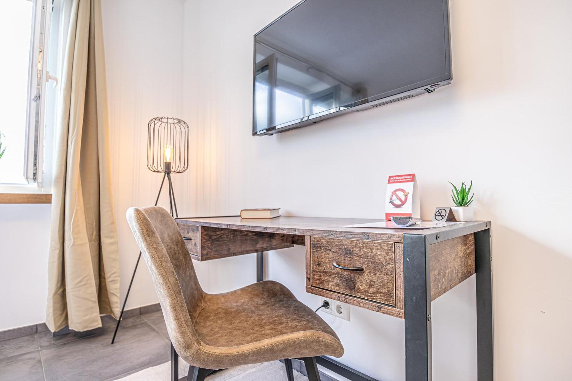 Apartment Bahnhof Deluxe - Near Danube River *