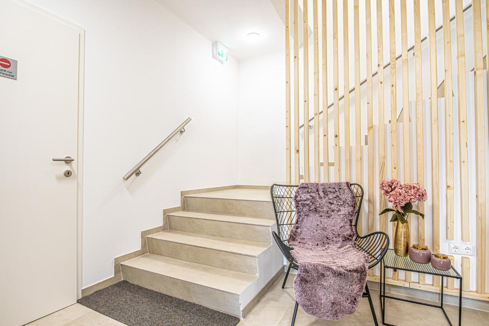 Bahnhof Deluxe - Near Danube River Apartment
