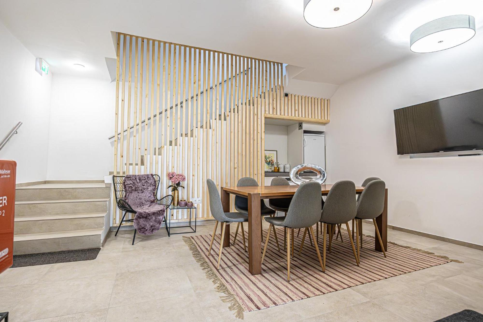 Apartment Bahnhof Deluxe - Near Danube River